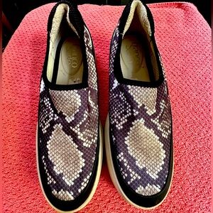 Sneaker platform shoes